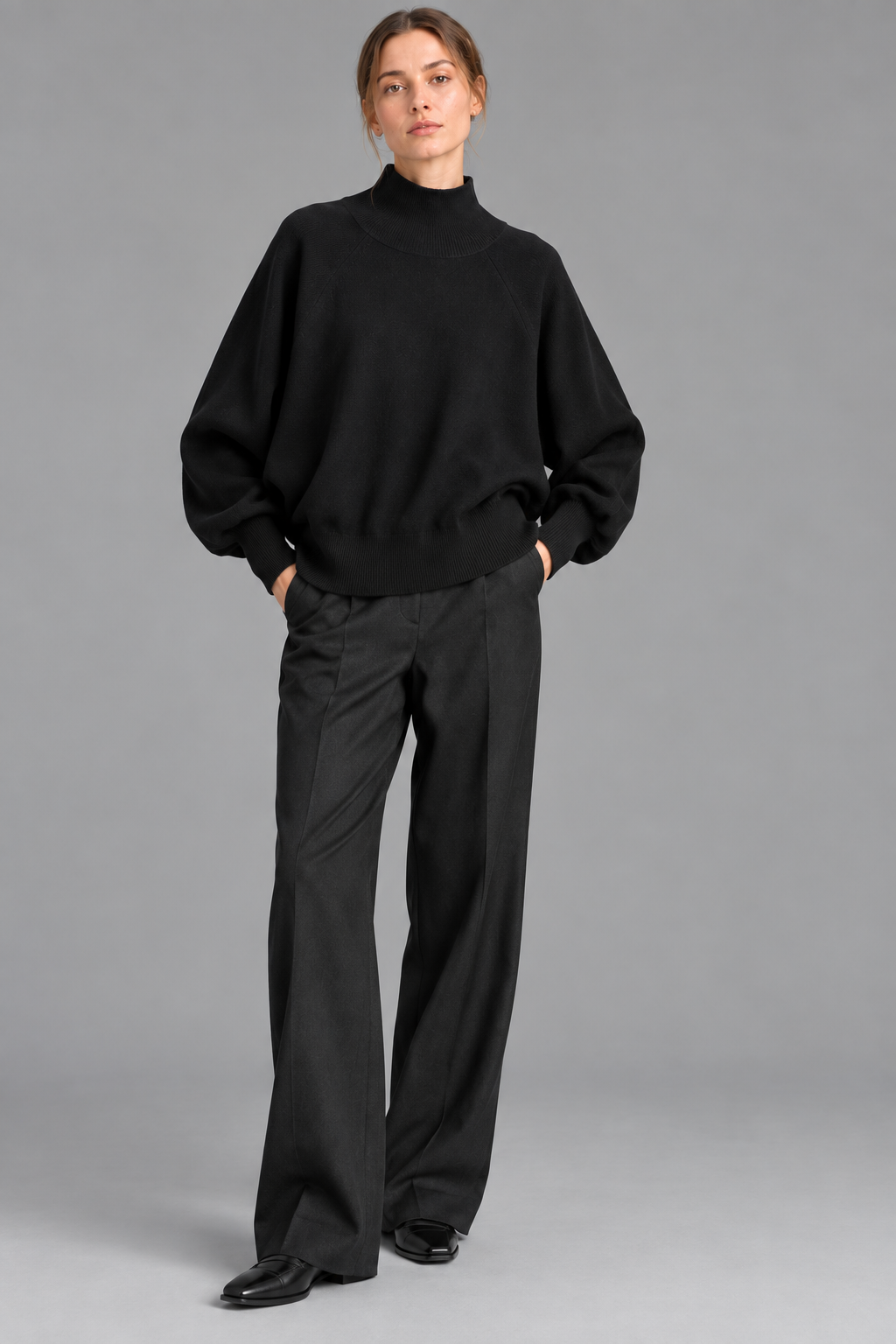 Sweter COS – czarna wełna, wysoki prążkowany golf
