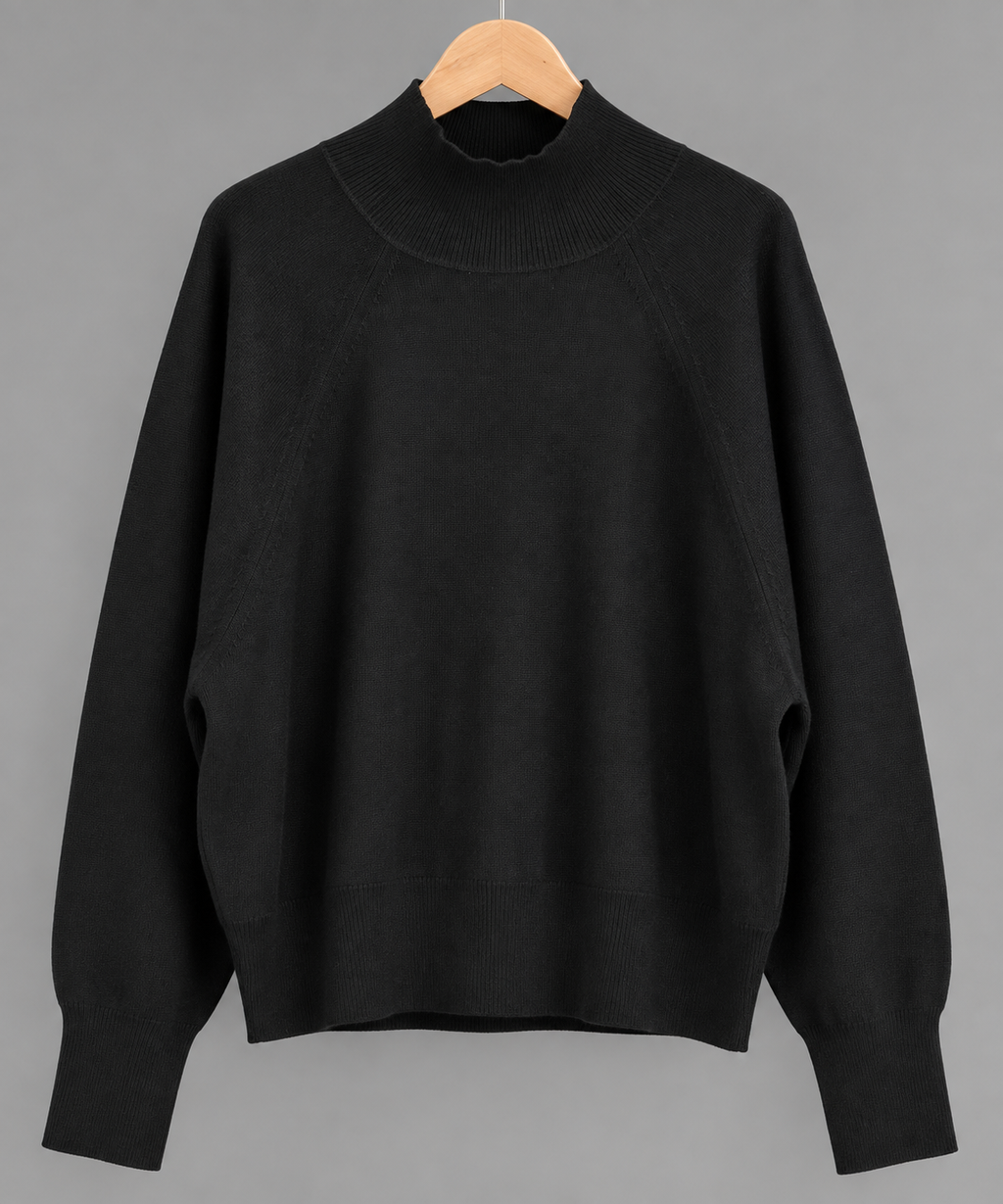 Sweter COS – czarna wełna, wysoki prążkowany golf